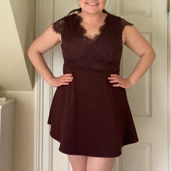 Deep Purple Lace Cocktail Dress - Picture 3 of 7